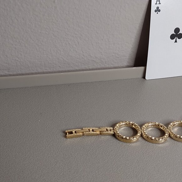 Untested Cute Gold Tone Circle Band Watch - Picture 4 of 9